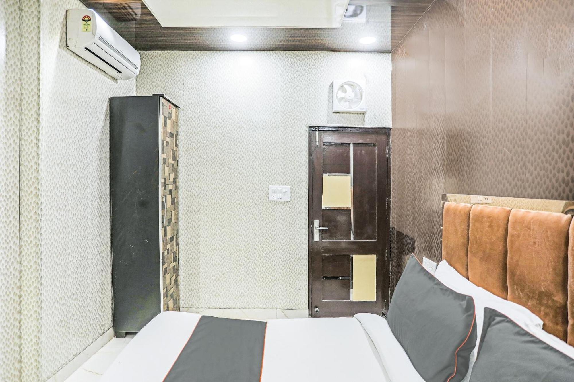 Hotel O Kashish Residency Near Model Town Metro Station Nueva Delhi Exterior foto
