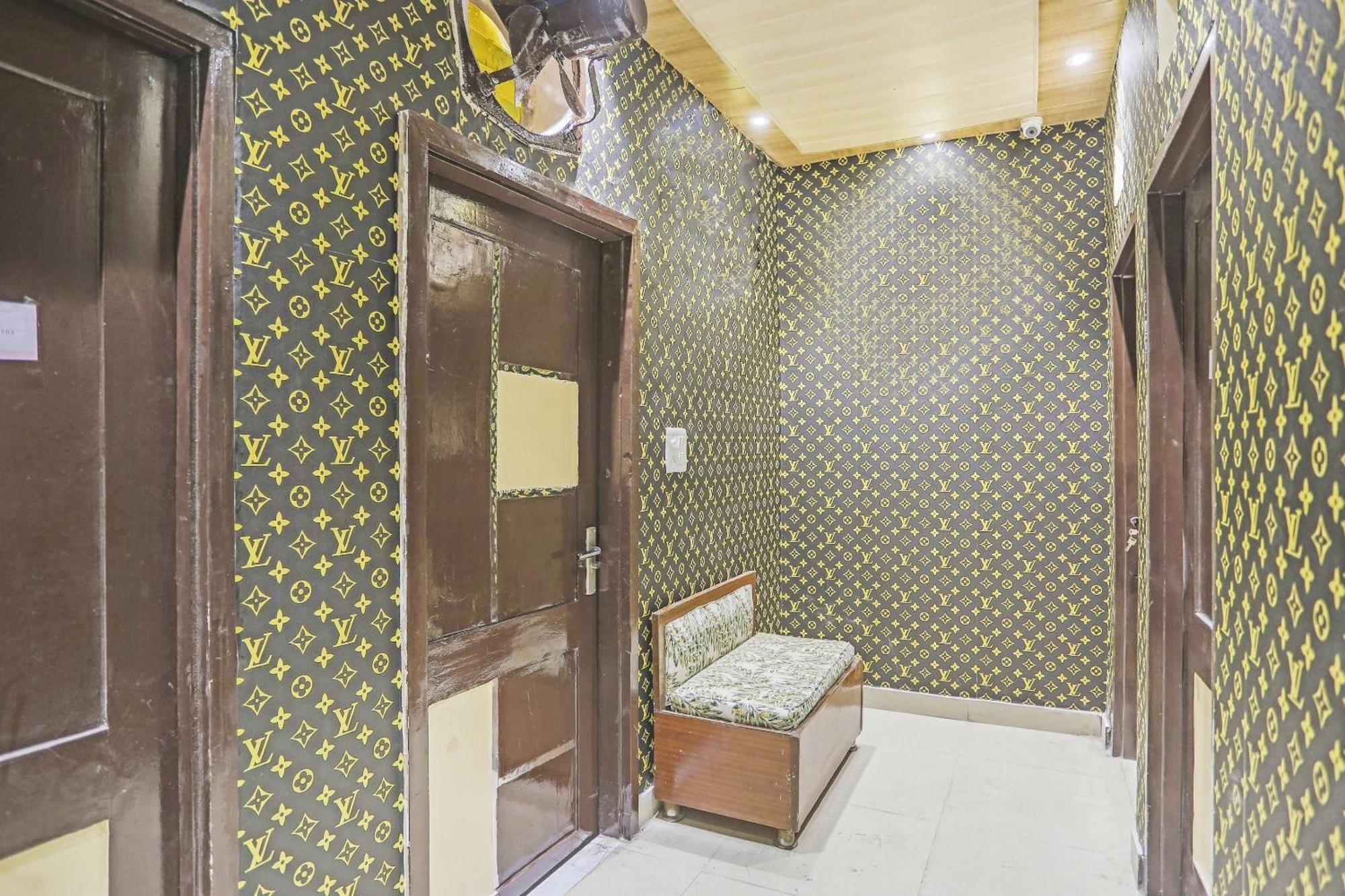 Hotel O Kashish Residency Near Model Town Metro Station Nueva Delhi Exterior foto