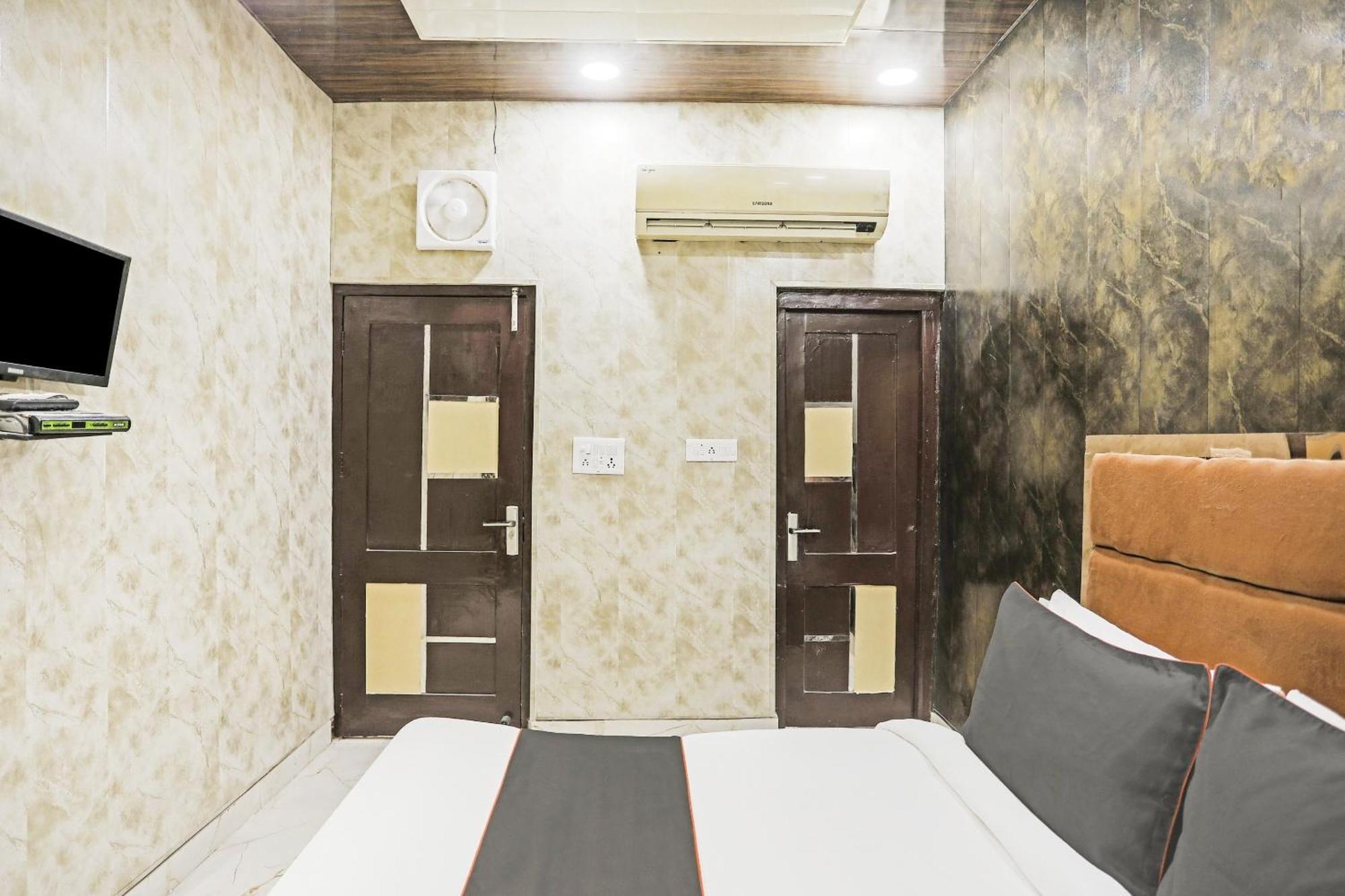 Hotel O Kashish Residency Near Model Town Metro Station Nueva Delhi Exterior foto