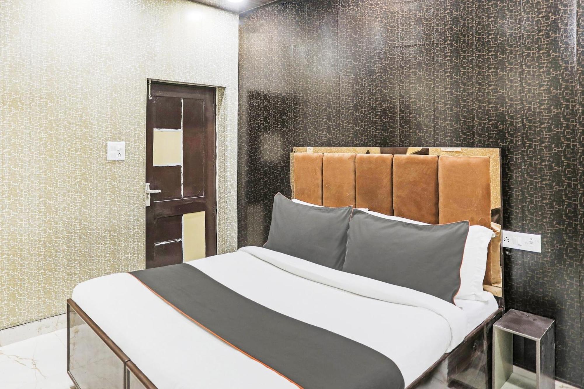 Hotel O Kashish Residency Near Model Town Metro Station Nueva Delhi Exterior foto