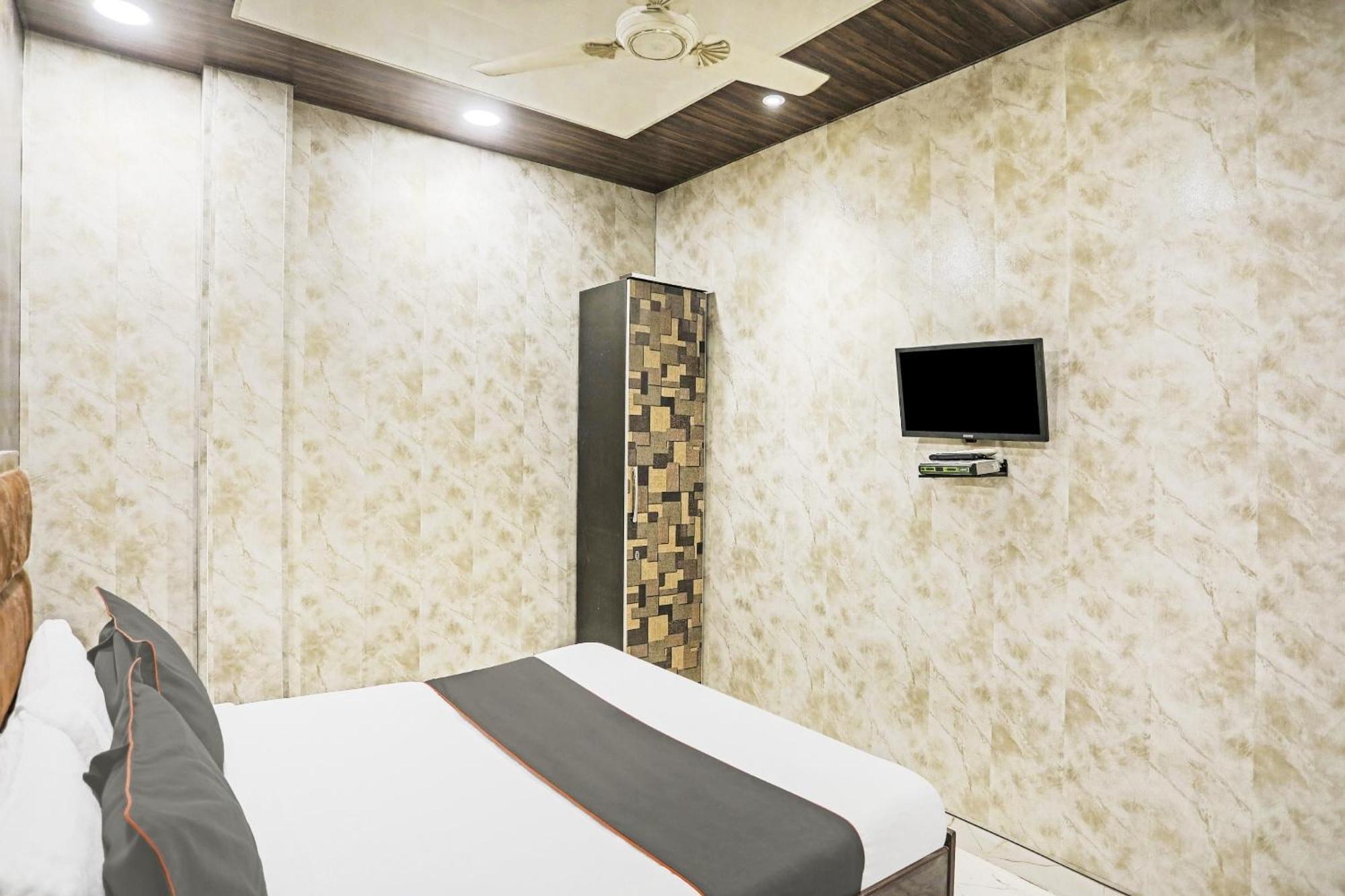 Hotel O Kashish Residency Near Model Town Metro Station Nueva Delhi Exterior foto